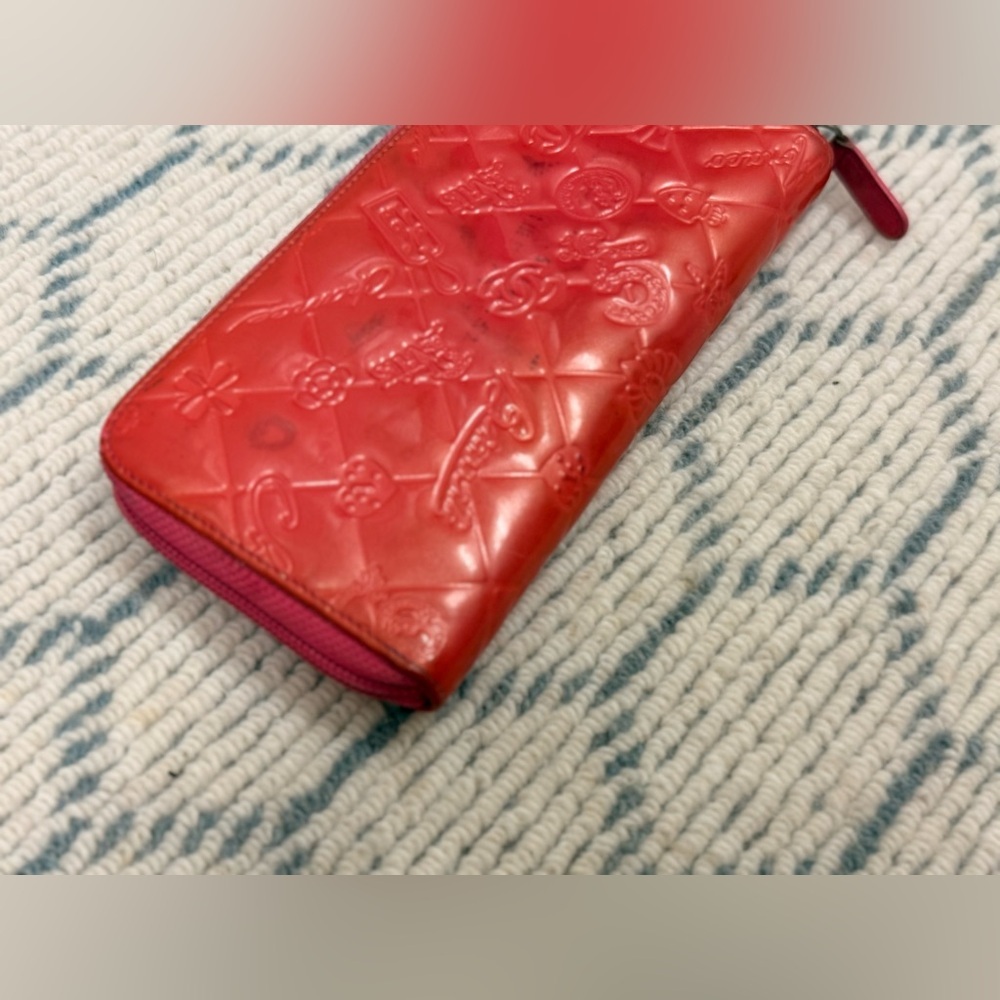 CHANEL Pink Barbie Y2K Vintage Lucky Charm Patent Leather Long Zip Wallet/Clutch - Picture 5 of 16
